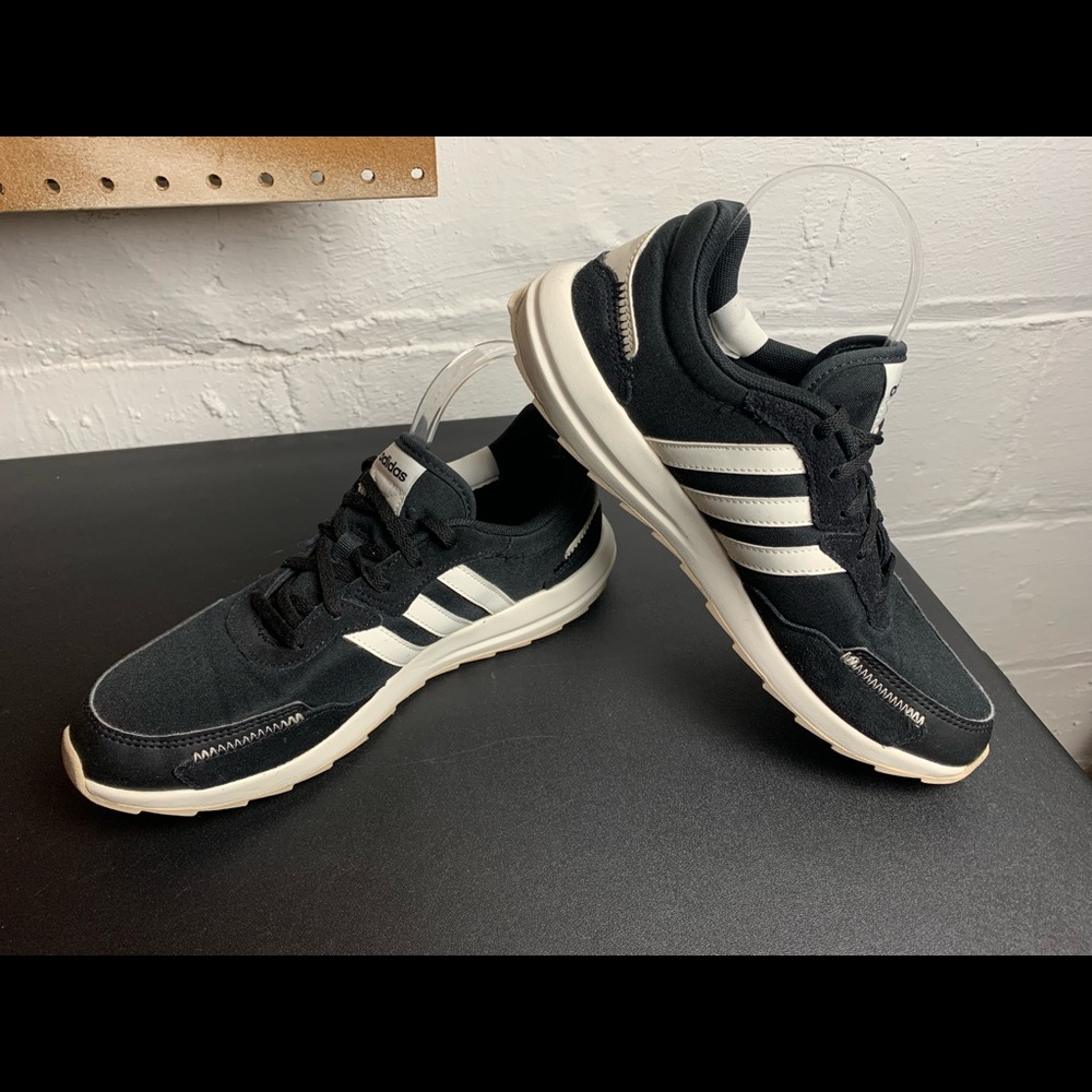 adidas Retrorun (EH1859) Women’s Size 9.5 Shoes Core Black & White Sneakers